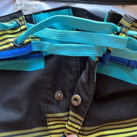 Men's Oxide Board Shorts - Picture 4 of 8